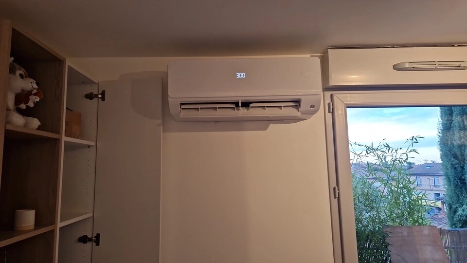 Pourquoi choisir une climatisation bi-split ? Découvrez notre dernière installation à Colomiers avec Aquagaz